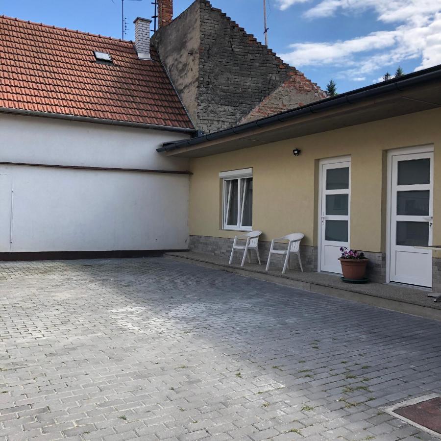 Avas Apartman Мішкольц Екстер'єр фото