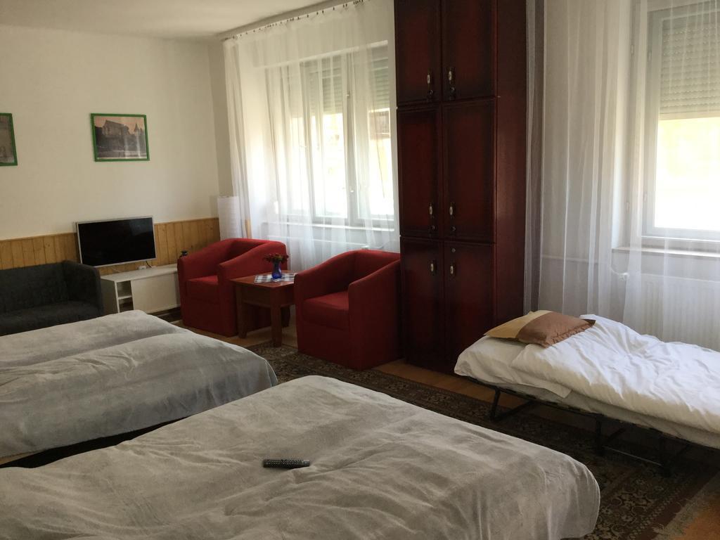 Avas Apartman Мішкольц Екстер'єр фото